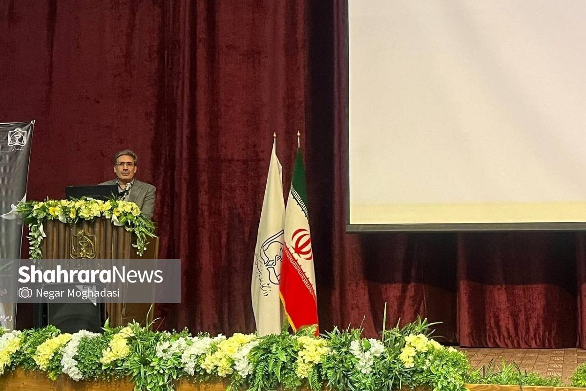 رئیس بیمارستان شهید هاشمی‌نژاد مشهد گفت: شهید هاشمی‌نژاد از شهدای بسیار گرانقدر انقلاب هستند و اثرات ماندگاری دارند، اما متأسفانه در شناخت این چهره پرفروغ انقلاب کم‌کاری کردیم که باید جبران کنیم.
