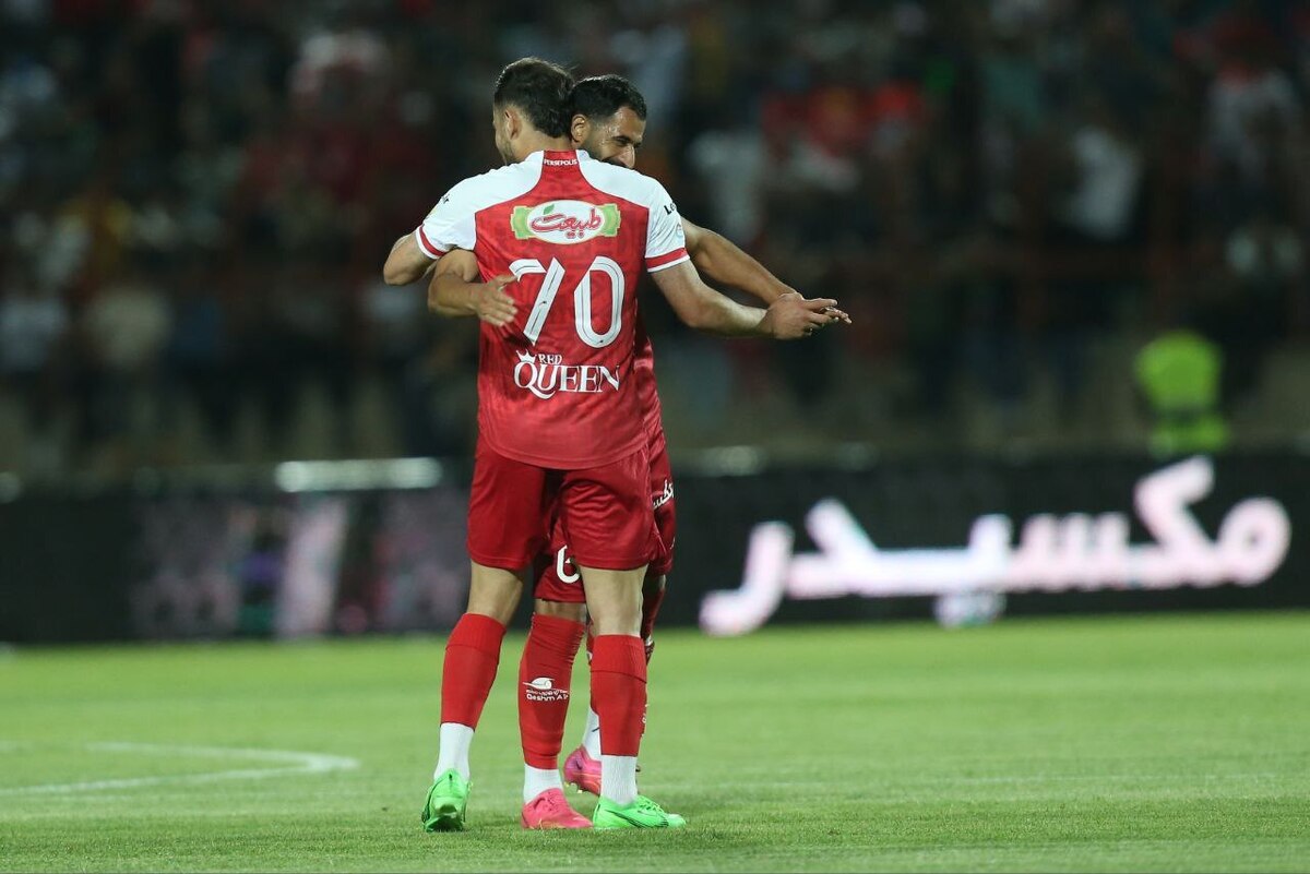 مدیرعامل پرسپولیس ماموریت دارد تا قرارداد ستاره ازبک تیمش را تمدید کند.
