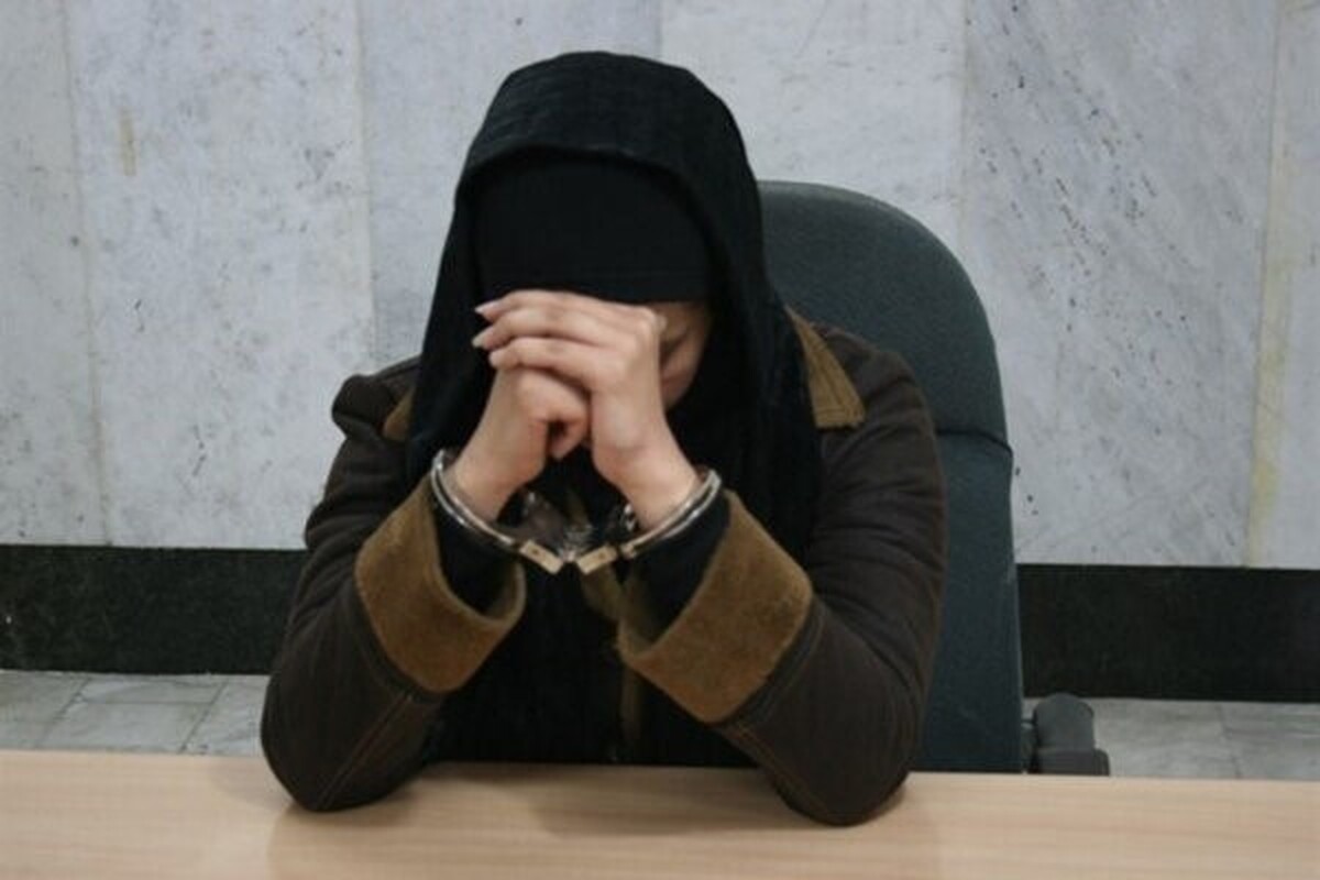دختر جوان که به جرم سرقت‌های سریالی دستگیر شده است، گفت: برای تهیه دیه برادرم که به خاطر قتل در زندان است، دست به سرقت زدم.