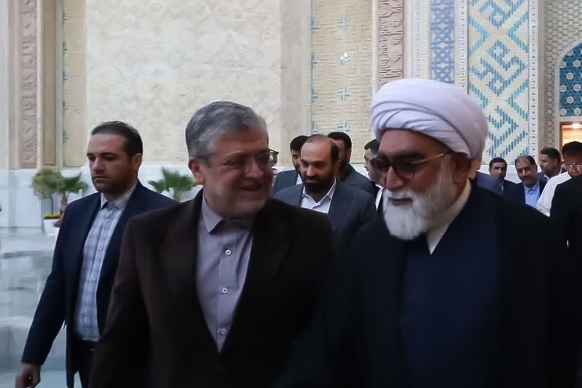 شهردار مشهد مقدس گفت: مهم‌ترین موضوع در مشهد الرضا (ع)، موضوع زائر و زیارت است. از سوی دیگر، سیما و منظر حرم مطهر و اطراف حرم مطهر رضوی و امکانات موجود در محدوده حرم مطهر رضوی باید مورد توجه باشد.