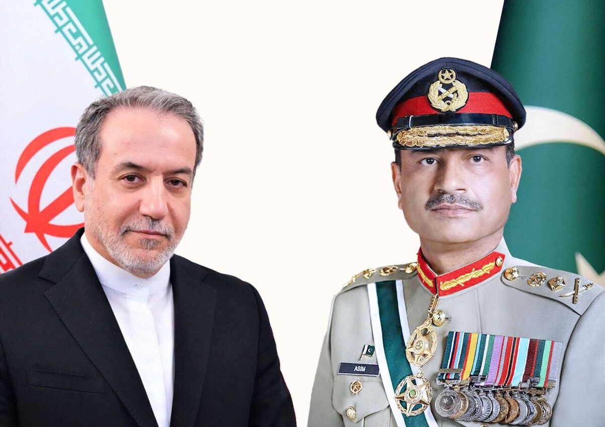 وزیر امور خارجه جمهوری اسلامی ایران در دومین روز از سفر رسمی خود به پاکستان با فرمانده ارتش این کشور دیدار و طرفین پیرامون آخرین تحولات مرتبط با همکاری‌های دوجانبه و اوضاع منطقه تبادل نظر کردند.