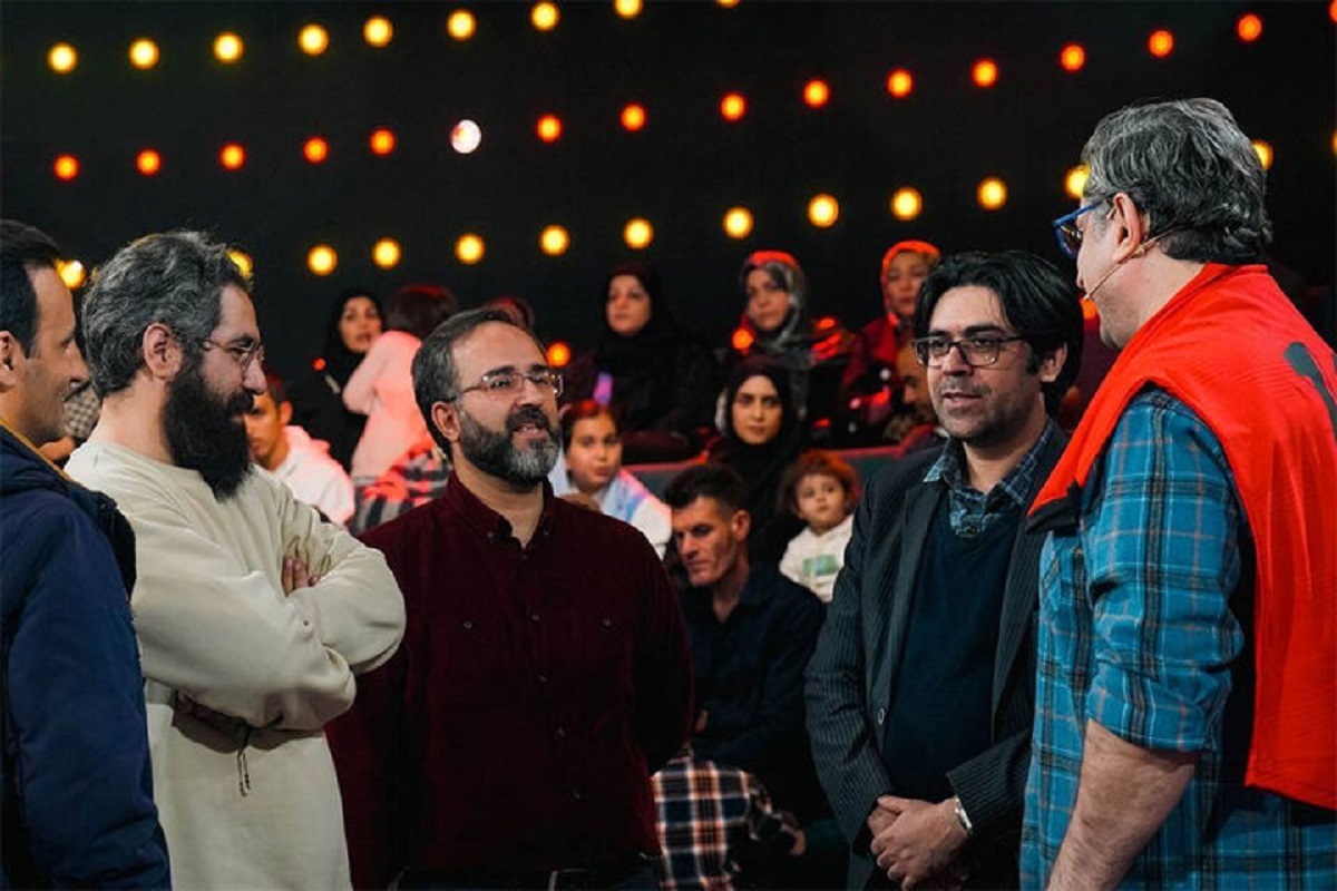 مدیر شبکه نسیم از پشت صحنه برنامه «بگو بخند» بازدید و در جریان روند تولید این برنامه قرار گرفت.