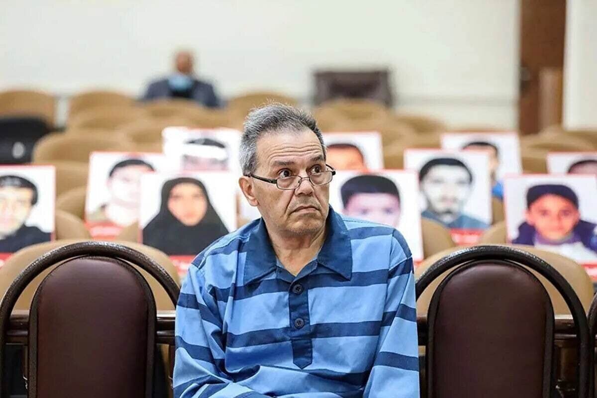 سخنگوی قوه قضائیه گفت: جمشید شارمهد، سرکرده گروهک تروریستی تندر، پیش از اجرای حکم اعدام درگذشته است.