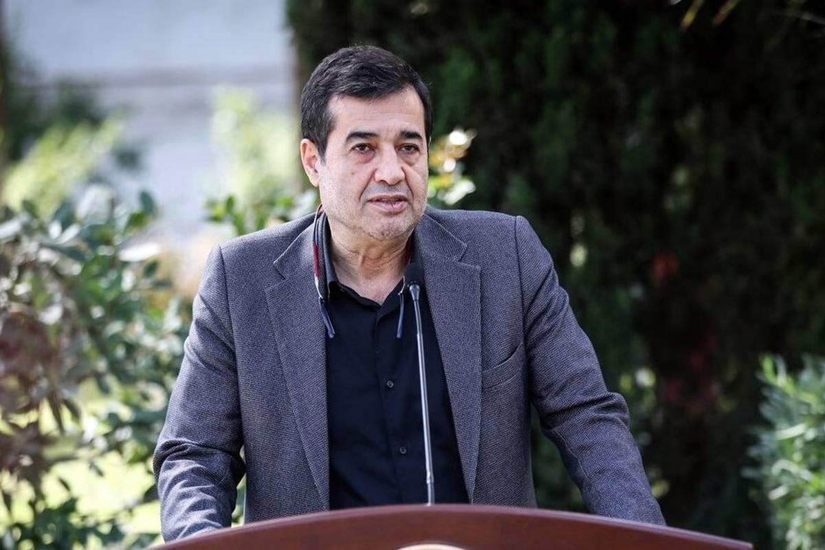 با دستور وزیر ورزش و جوانان، تصدی پست ریاست در بیش از یک انجمن ورزشی در فدراسیون‌های ورزشی، ممنوع شد.