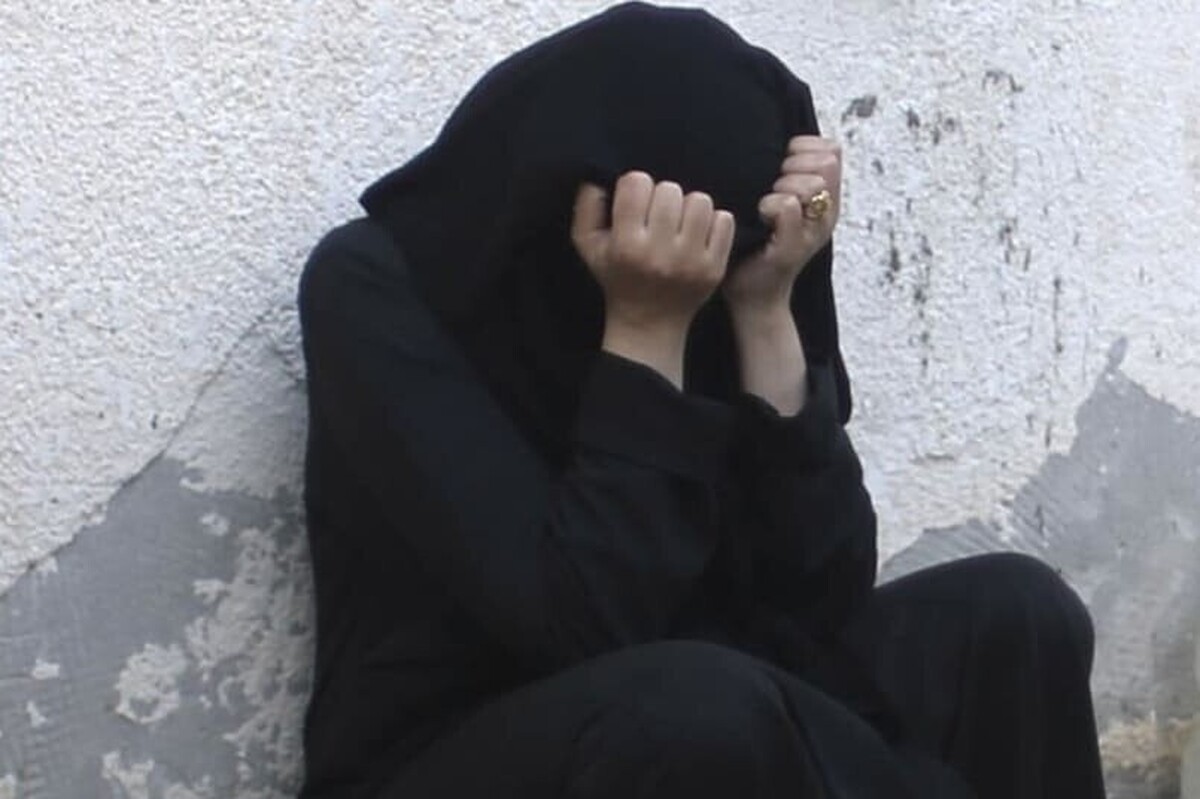 یک متخصص اعصاب و روان گفت: غم و اندوه مداوم، گریه بدون دلیل، احساس ناامیدی، کاهش علاقه به فعالیت‌های روزمره  و تغییرات در خواب و اشتها از جمله برخی از تغییرات احساسی و رفتاری است که می‌تواند نشانه افسردگی در نوجوانان باشد.