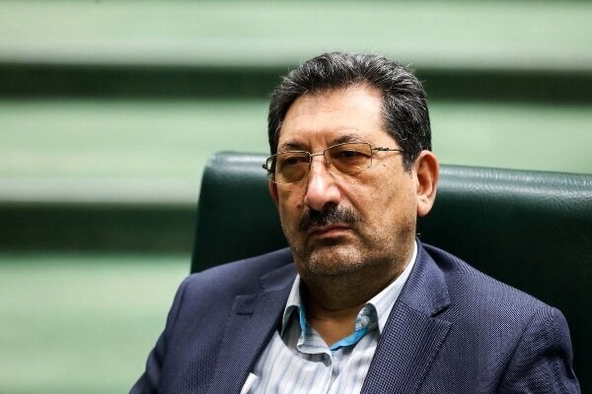 صبح امروز، خودرو سیدمحمد اتابک، وزیر صمت، در مسیر کرج به قزوین دچار سانحه تصادف زنجیره‌ای شد.