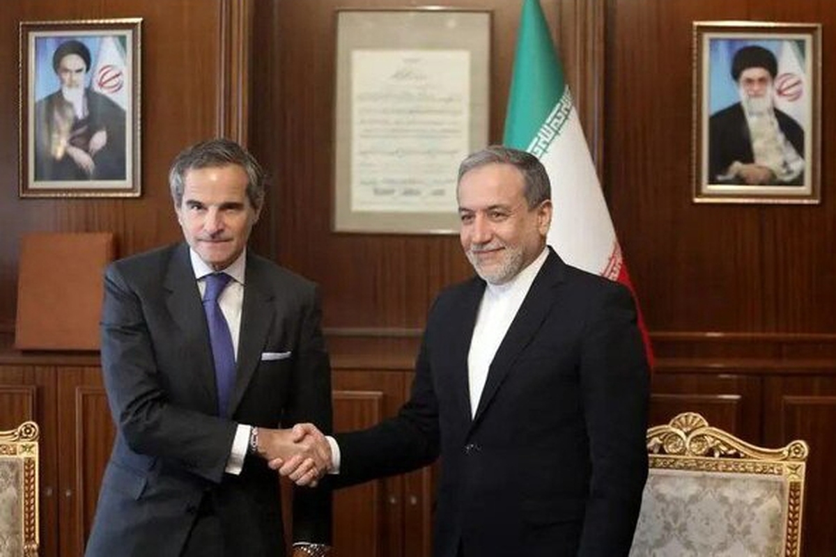 رافائل گروسی، مدیرکل آژانس بین‌المللی انرژی اتمی، در جریان سفر به تهران، با سیدعباس عراقچی، وزیر امور خارجه جمهوری اسلامی ایران، دیدار و رایزنی کرد.