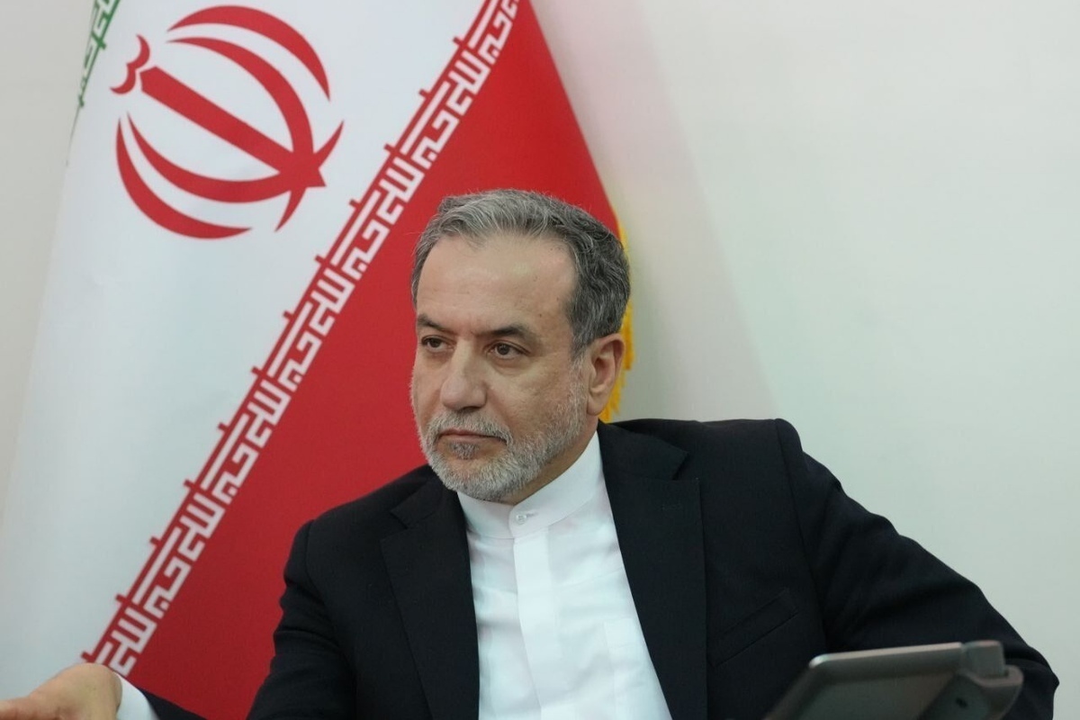 وزیر امور خارجه جمهوری اسلامی ایران در واکنش به تصمیم اتحادیه اروپا برای تحریم خطوط کشتی رانی ایران، این اقدام اروپا را فاقد هرگونه مبنای قانونی، منطقی و اخلاقی دانست.