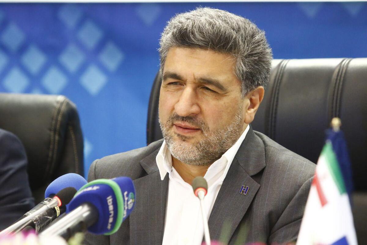 رئیس سازمان بورس در نشست اتاق ایران با بیان اینکه بازار سهام همیشه تلقی خوب و لذت‌بخشی از اتاق ایران داشته چراکه اتاق بخش واقعی و حقیقی اقتصاد است، بازار‌های مالی روی بخش حقیقی سوار و امکان توسعه و انتقال مالکیت و تشکیل سرمایه را فراهم می‌کنند.