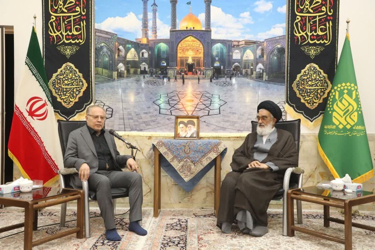 معاون پارلمانی رئیس دولت چهاردهم طی سفری یک‌روزه به قم، با امام‌جمعه این شهر دیدار و گفت‌وگو کرد.