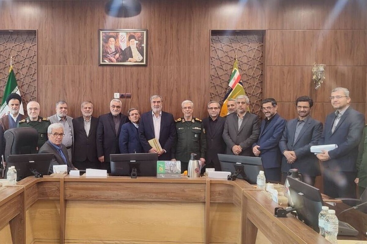 سخنگوی کمیسیون امنیت ملی و سیاست خارجی مجلس از گزارشی رئیس ستاد کل نیروهای مسلح جمهوری اسلامی درباره وضعیت دفاعی، توانمندی‌ها و آمادگی این نیرو به اعضای کمیسیون خبر داد.