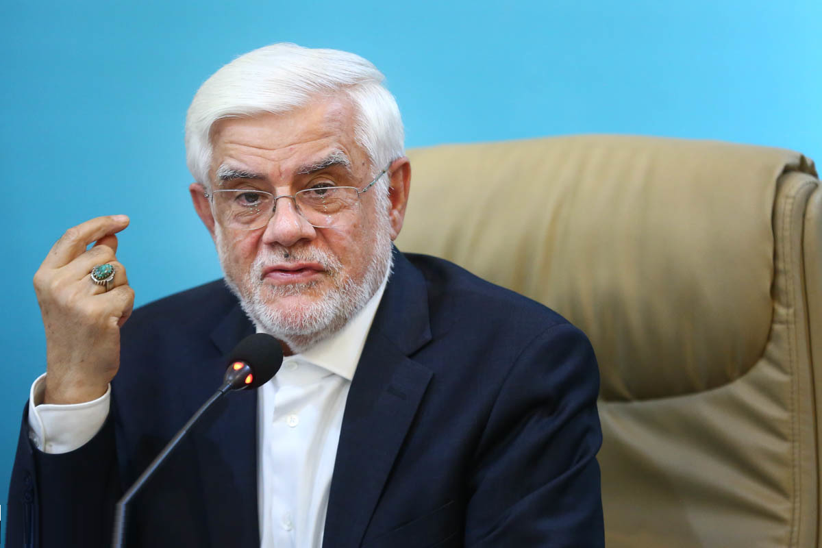 معاون اول رئیس‌جمهور تصریح کرد که در مناطق آزاد اقتصادی باید کار جدی شود و اشراف بر این مناطق باید بیشتر شود. تعامل ستاد مبارزه با قاچاق کالا و ارز با دستگاه‌های اجرایی بیشتر شود، باید برنامه اولویت‌دار تهیه شود.