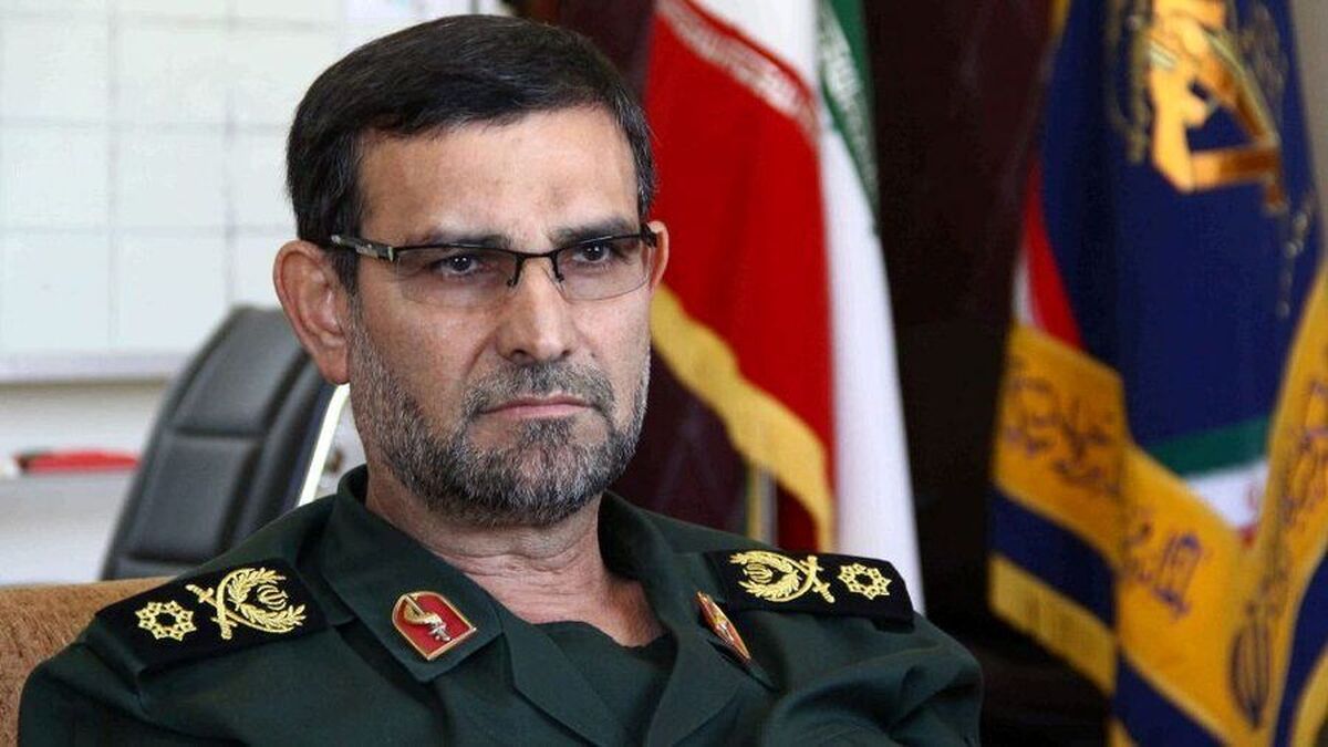 فرمانده نیروی دریایی سپاه خطاب به دشمنان فرامنطقه‌ای گفت: دشمن ما شما هستید و ما توی دهن شما خواهیم زد. این را شما در طول تاریخ انقلاب درک کرده‌اید؛ ما ملتی هستیم که در مقابل زور سر خم نمی‌کنیم.