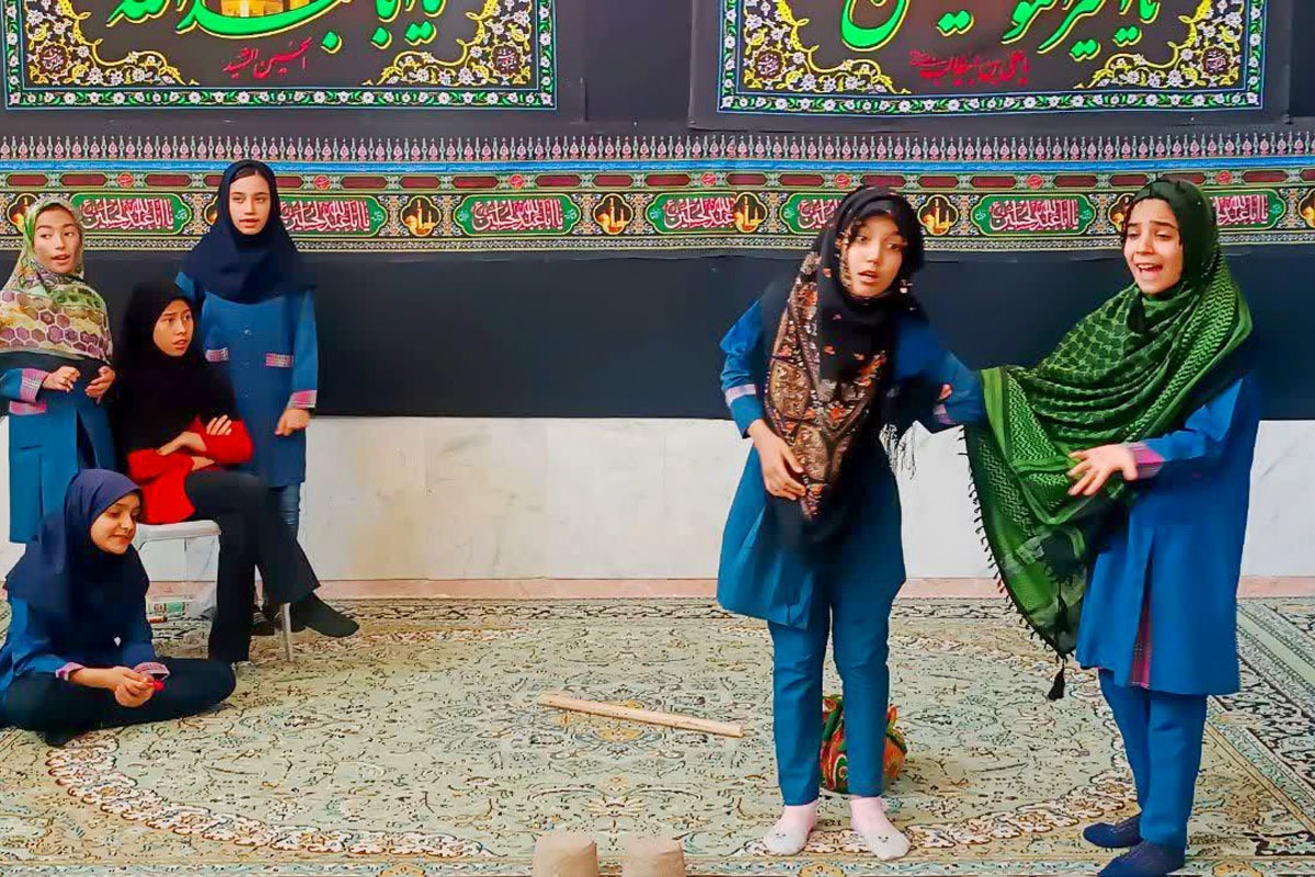 نصرالله قادری: اساس و ذات تئاتر مسجدی، هیچ تفاوتی با تئاتر حرفه‌ای ندارد و این تئاتر، حرفه ای‌ترین شکل تئاتر است.