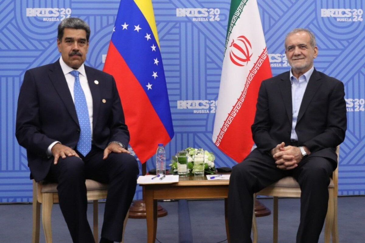 مسعود پزشکیان، رئیس‌جمهور کشورمان با نیکولاس مادورو، رئیس‌جمهور ونزوئلا، در حاشیه اجلاس بریکس‌پلاس، دیدار و گفت‌وگو کرد.