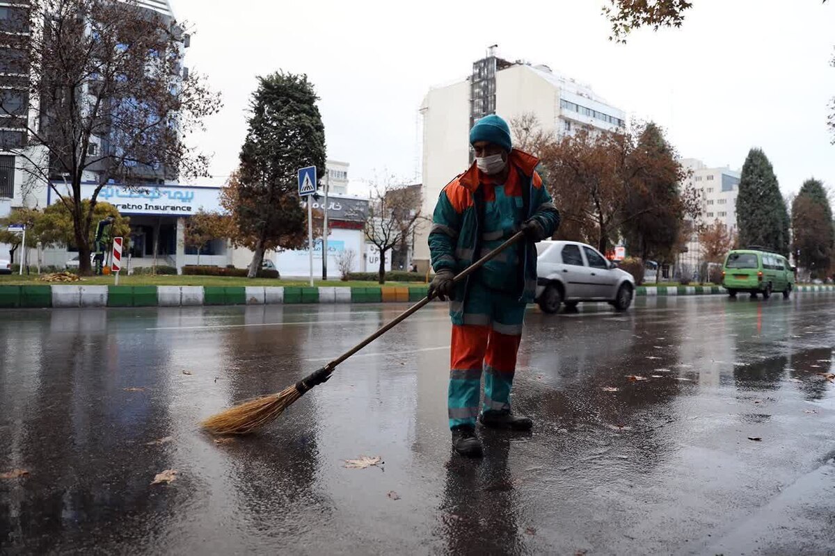 معاون محیط زیست و خدمات شهری شهرداری مشهد از آماده‌باش ۱۰۰ درصدی نیروها و تجهیزات خدمات‌شهری برای بارندگی‌های پیش‌رو خبر داد.