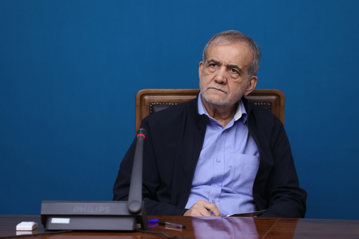 رئیس جمهوری اسلامی ایران گفت: رهاورد حضورم در اجلاس سران بریکس در کازان، انجام مذاکرات و گفتگو‌ها با هدف ایجاد وحدت و انسجام میان کشور‌ها در مقابل تمامیت خواهی و یکجانبه گری که آمریکا و کشور‌های خاصی به دنبال آن هستند، بود.