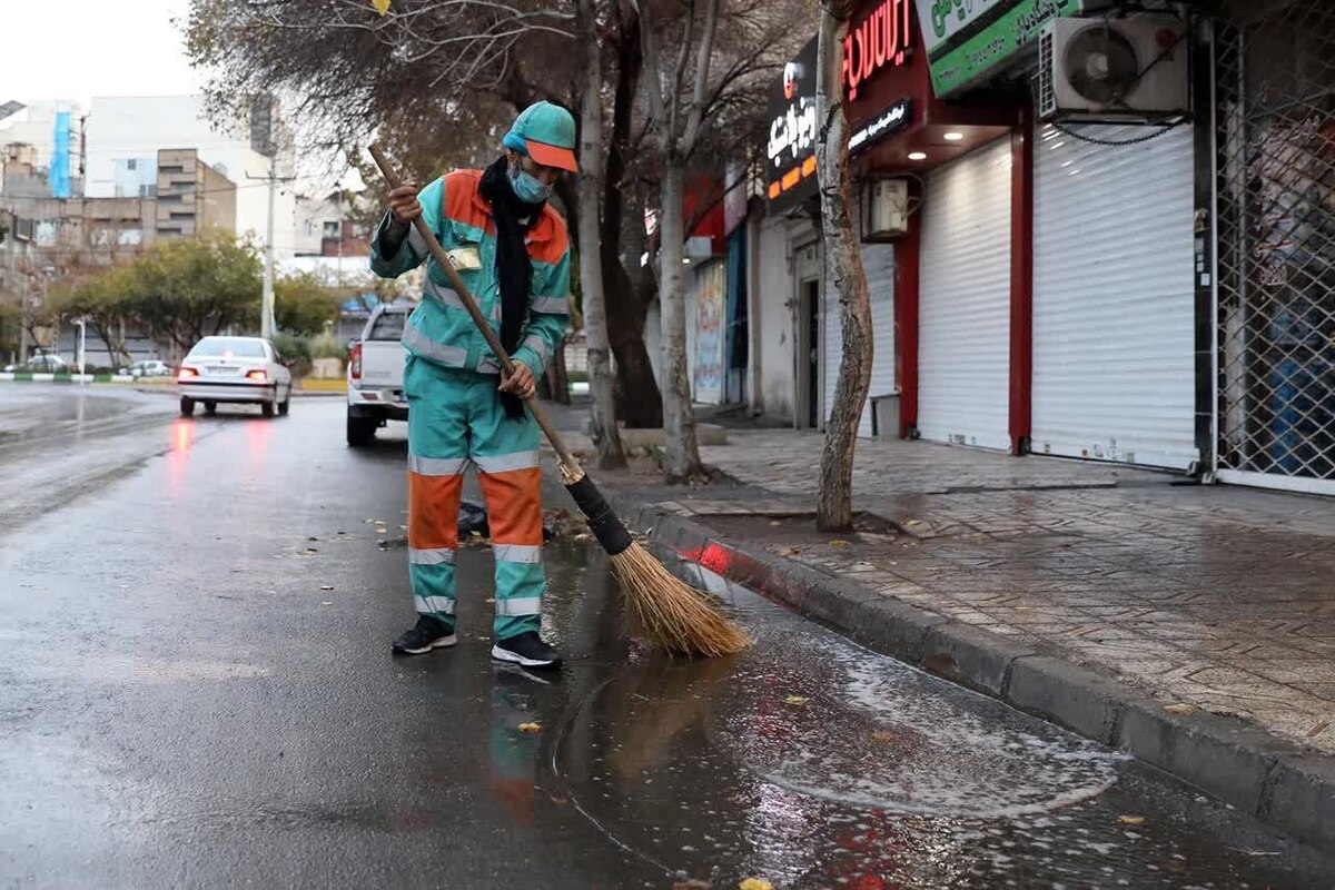 مدیرکل هماهنگی و نظارت بر خدمات شهری شهرداری مشهد گفت: بارندگی در مشهد از ساعت یک بامداد امروز جمعه ۴ آبان ماه شروع شد و تا حوالی ساعت ۱۵ ادامه خواهد داشت، تاکنون هیچ گونه انسداد معبر در سطح شهر گزارش نشده است.