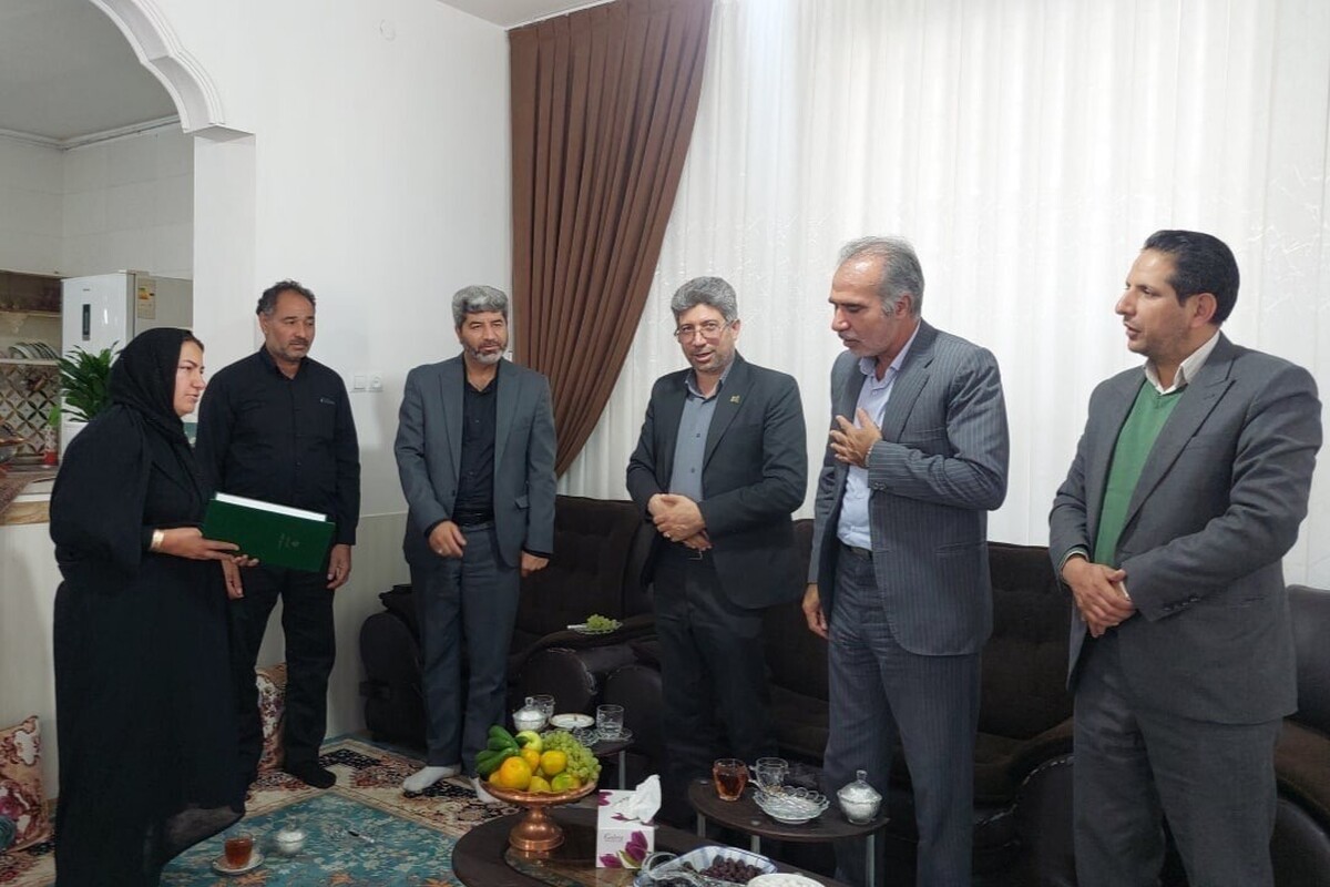 مدیرکل تعاون، کار و رفاه اجتماعی خراسان رضوی گفت: برای تمامی خانواده‌های جان‌باختگان این حادثه ۲۰۰ میلیون تومان و برای مصدومان نیز ۵۰ میلیون تومان واریز و احکام مستمری آن‌ها نیز توسط وزارت تعاون صادر شده است.