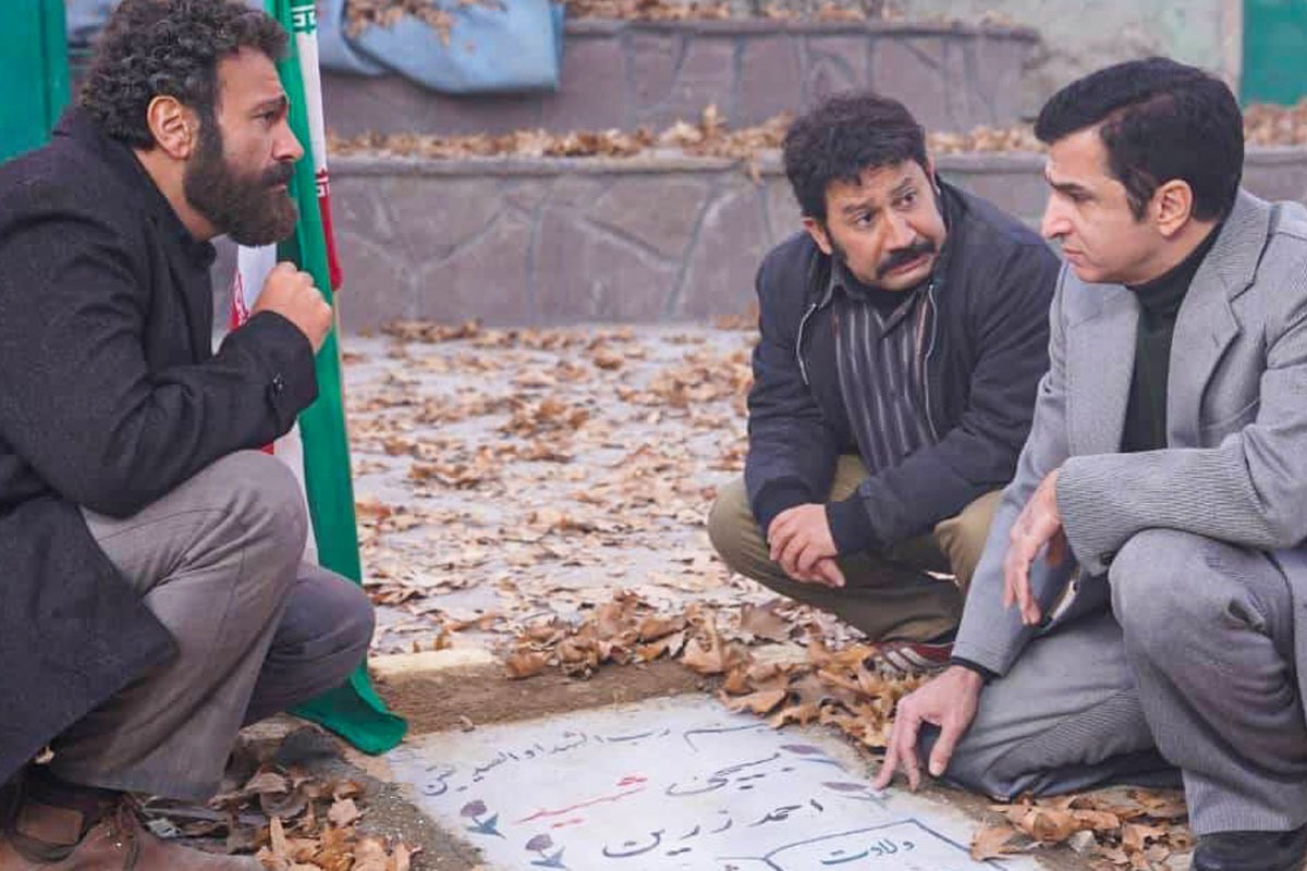 اگر کنداکتور جوال و متغیر شبکه ۳ به دلیل پخش زنده مسابقات فوتبال اجازه بدهد، سریال «تانک خورها» می‌تواند ارتباط بهتر و مستمرتری با مخاطب برقرار کند.