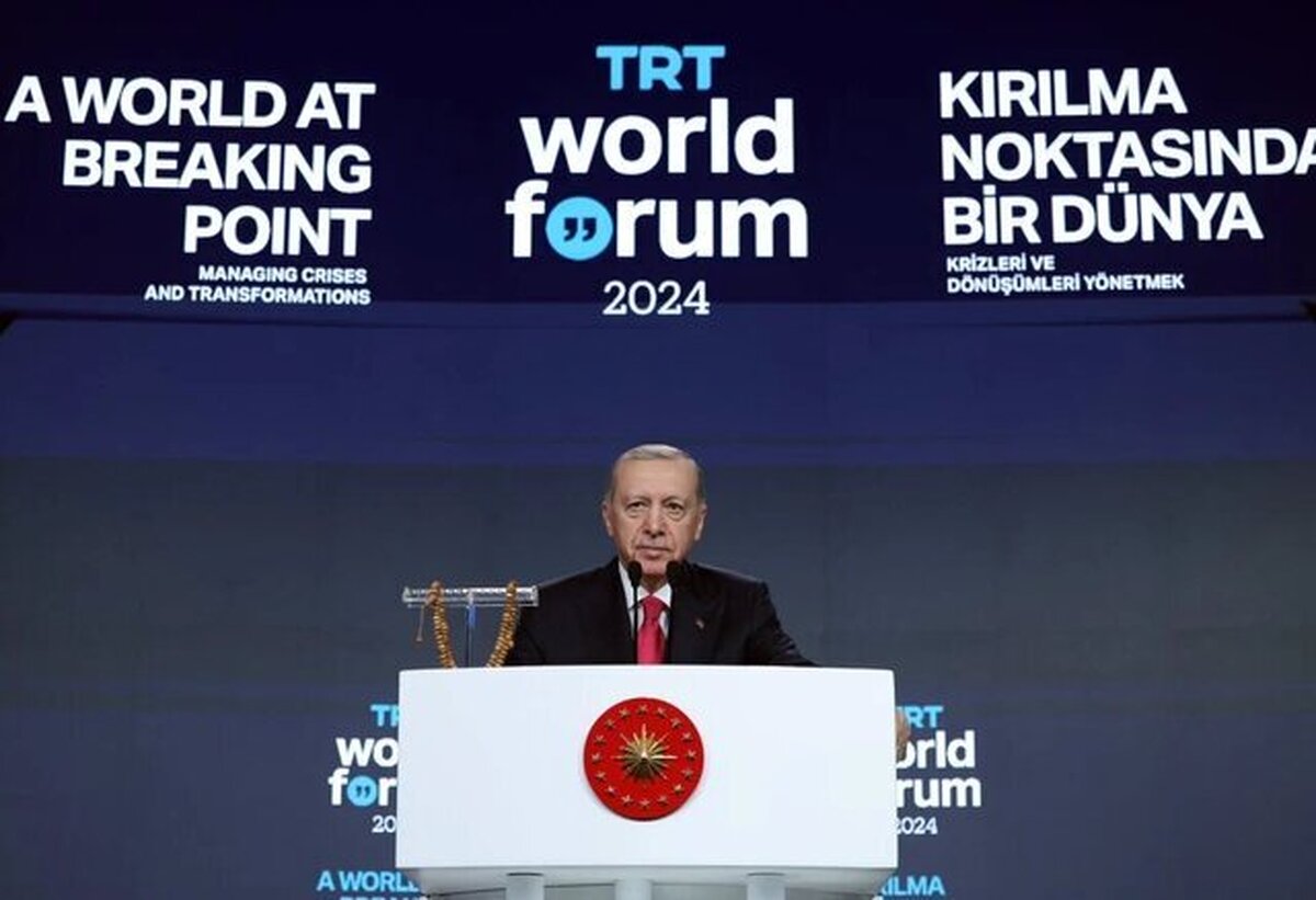 معترضان در اعتراض به «ادامه انتقال نفت خام به اسرائیل» سخنرانی اردوغان را به هم ریختند