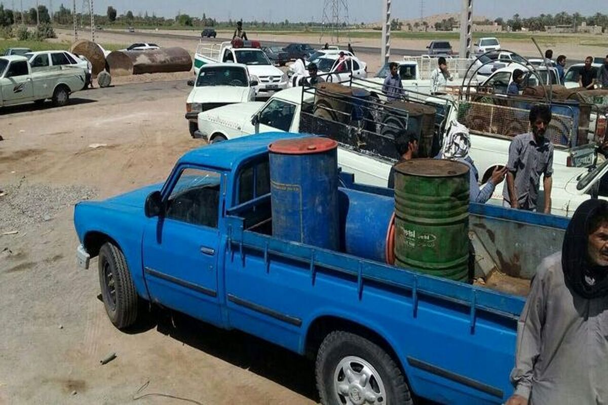 رئیس پلیس امنیت اقتصادی فراجا گفت: روزانه بیش از ۲۰ تا ۲۵ میلیون لیتر سوخت در کشور قاچاق می‌شود و پلیس امنیت اقتصادی در زمینه این جرایم، سرنخ‌ها و پرونده‌هایی داشته است.
