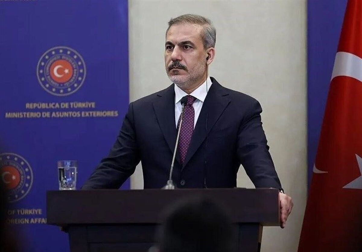 وزیر امور خارجه ترکیه ضمن تمجید از خط‌مشی سازنده ایران و روسیه در بحران سوریه، تأکید کرد که سوریه جدید نباید تهدیدی برای همسایگانش باشد.