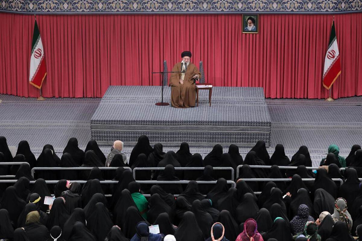 در ایام سالروز ولادت حضرت زهرا سلام‌الله علیها، جمعی از اقشار مختلف بانوان، با رهبر انقلاب اسلامی دیدار کردند.