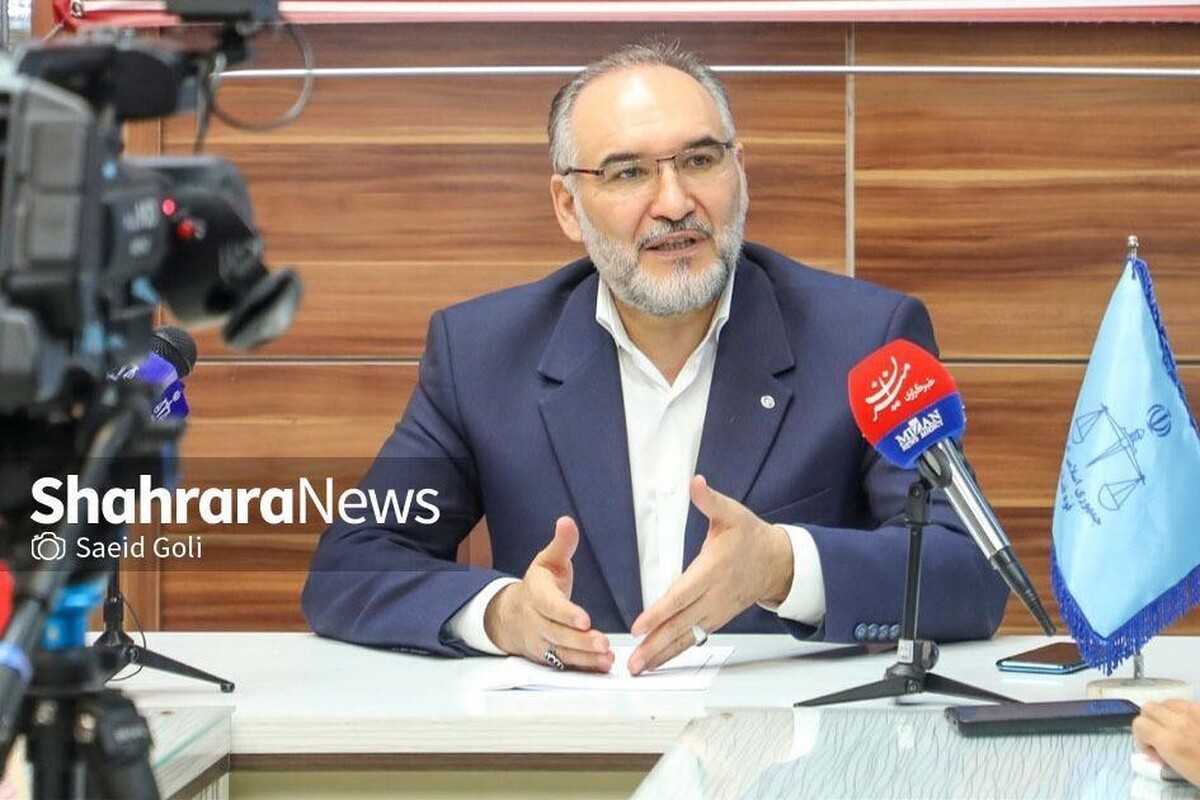 معاون پیشگیری از وقوع جرم و حفظ حقوق عامه دادسرای عمومی و انقلاب مرکز خراسان رضوی گفت: مشکلات اقتصادی گریبان همه جامعه را گرفته، اما در عین حال مدل ما در کشور این است که باید کار کنیم و می‌توانیم کار کنیم.
