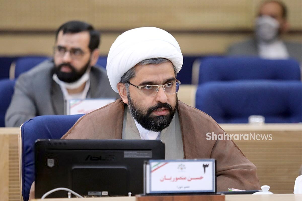 رئیس کمیسیون فرهنگی، اجتماعی و زیارت شورای اسلامی شهر مشهد گفت: مناسبت‌های فرخنده‌ای که در پیش است، از عید سعید فطر گرفته تا روز جمهوری اسلامی و روز طبیعت، همه فرصتی است تا مدیریت شهری با اجرای برنامه‌های فرهنگی متنوع، حال مردم را خوب کند. این مراسم و مناسبت‌ها همه در راستای تحقق شادی مؤمنانه است.
