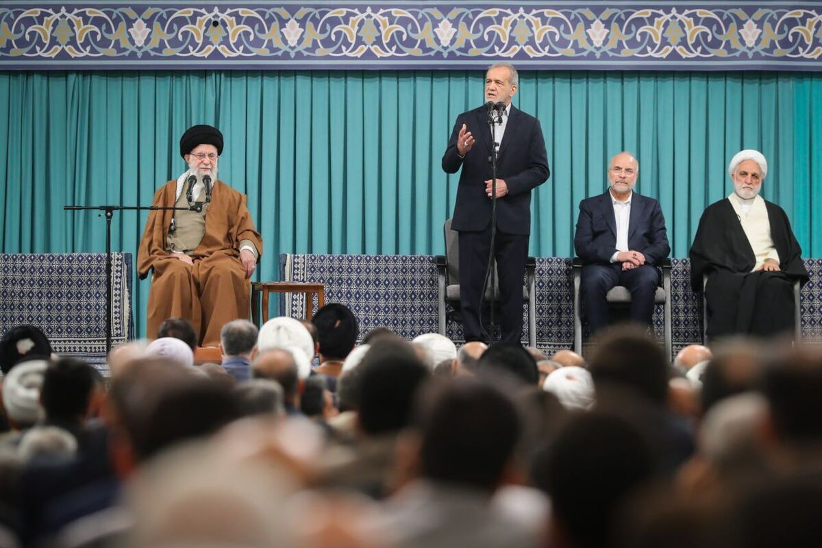 رئیس جمهور گفت: شعار سرمایه‌گذاری برای تولید را عملیاتی خواهیم کرد.