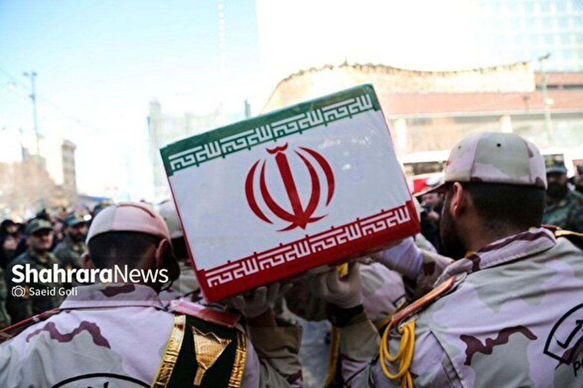 مراسم تشییع پیکر شهدای انفجار کلانتری در مشهد، سروان یاسر یاحسین و سرباز وظیفه امین نیکوسیر دستجردان.