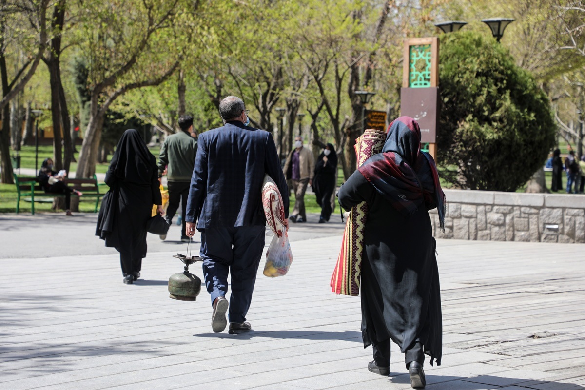 معاون خدمات شهری شهرداری مشهد گفت: در حال حاضر، شاهد تکمیل ظرفیت ۱۲ هزار نفری اتراق و اقامت در کمپ گردشگری غدیر هستیم و ظرفیت بوستان وکیل‌آباد نیز تکمیل است. پیشنهاد ما به عموم زائران و مجاوران این است که مقصد خود را به نقطه دیگری از فضای ییلاقات و اماکن تفریحی تغییر دهند.