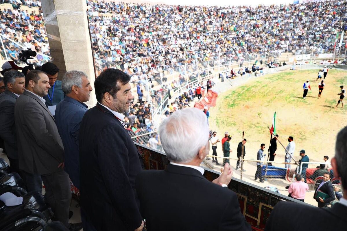 وزیر ورزش و جوانان کشورمان برای تماشای این مسابقات کشتی با چوخه در شهر اسفراین حضور پیدا کرد.
