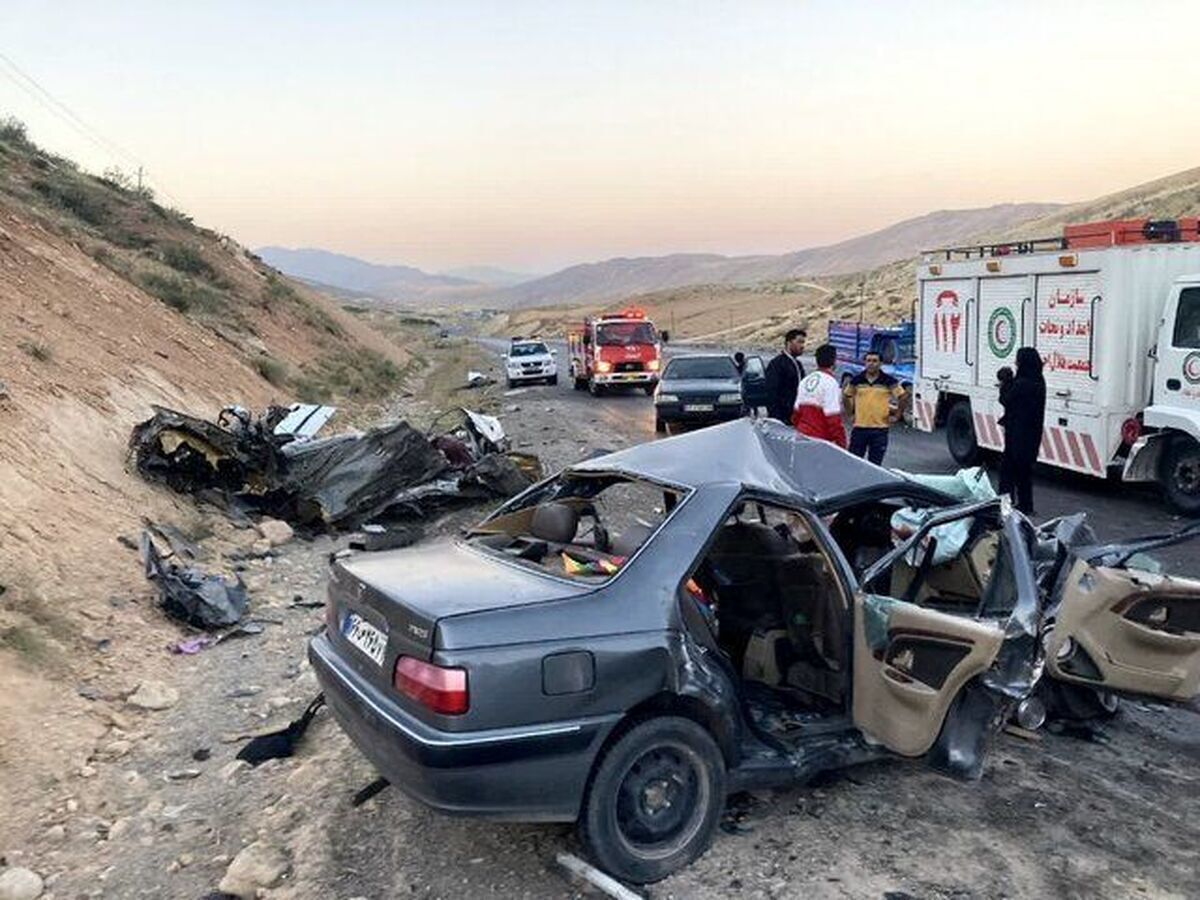 رئیس پلیس راهور فراجا از توقیف ۳ ماهه گواهینامه ۳،۱۶۶ رانندگان متخلف خبر داد و گفت: تا به امروز ۸۳۸ نفر در تصادفات نوروز جان خود را از دست داده‌اند.