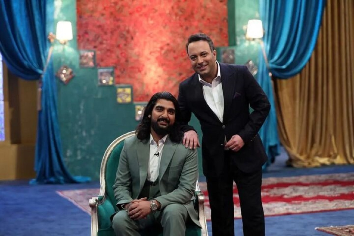 این هفته عباس موزون، فریبا کوثری و نامی عبداللهی مهمان برنامه «برمودا» به تهیه کنندگی مهدی مینایی خواهند شد.