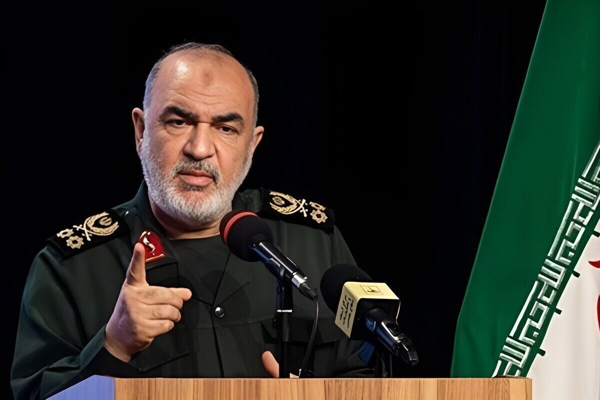 فرمانده کل سپاه بیان کرد: شروع کننده جنگ نخواهیم بود، ولی برای هر جنگی آماده‌ایم؛ فرمول‌های غلبه بر این دشمن را آموخته‌ایم و یک گام مقابل دشمن عقب‌نشینی نمی‌کنیم.