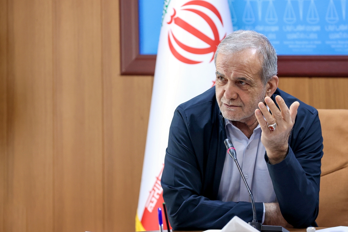 پزشکیان در بازدید وزارت دادگستری: اجرای FATF داخلی، بسیاری از مصادیق فساد را رفع خواهد کرد