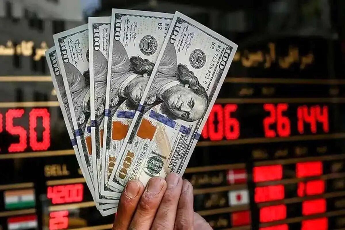کارشناس بازار‌های مالی به پیش بینی نرخ دلار در دو سناریو انجام مذاکرات و عدم انجام آن در سال ۱۴۰۴ پرداخت.