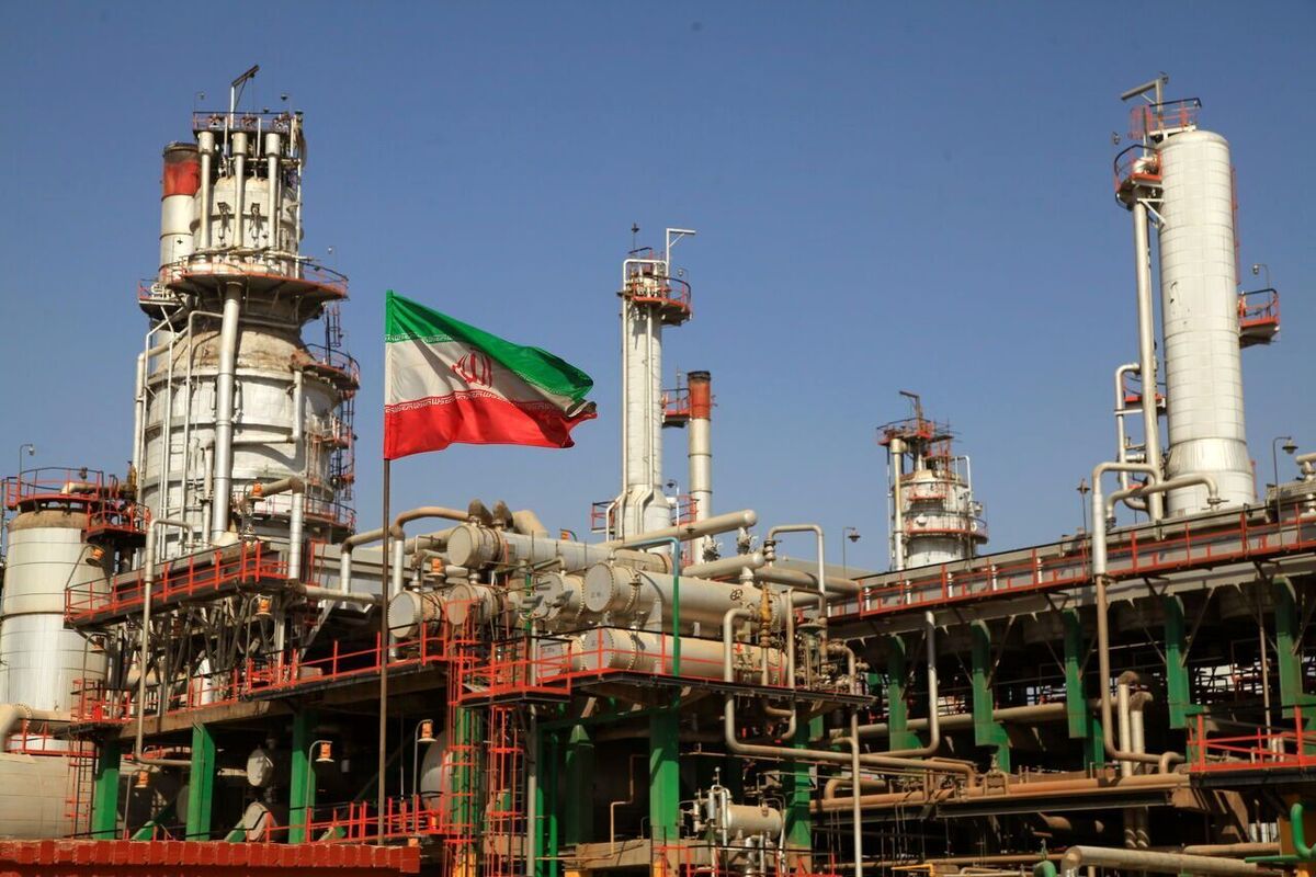 وضعیت انرژی ایران در سال ۱۴۰۴ | اگر دست بجنبانیم بازار خارجی را از دست نخواهیم داد