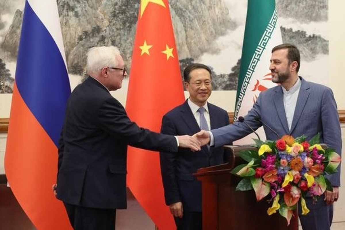 سخنگوی وزارت امور خارجه روسیه از برگزاری نشست سه‌جانبه ایران، چین و روسیه در مسکو خبر داد.