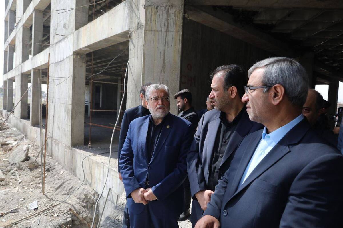 استاندار خراسان رضوی از تأمین ۵۰۰ میلیارد تومان اعتبار برای تکمیل بیمارستان درحال‌ساخت بولوار بصیرت مشهد واقع در حاشیه شهر در سال ۱۴۰۴ خبر داد و گفت: بخش اورژانس این بیمارستان، یکی از بزرگ‌ترین اورژانس‌های کشور است.