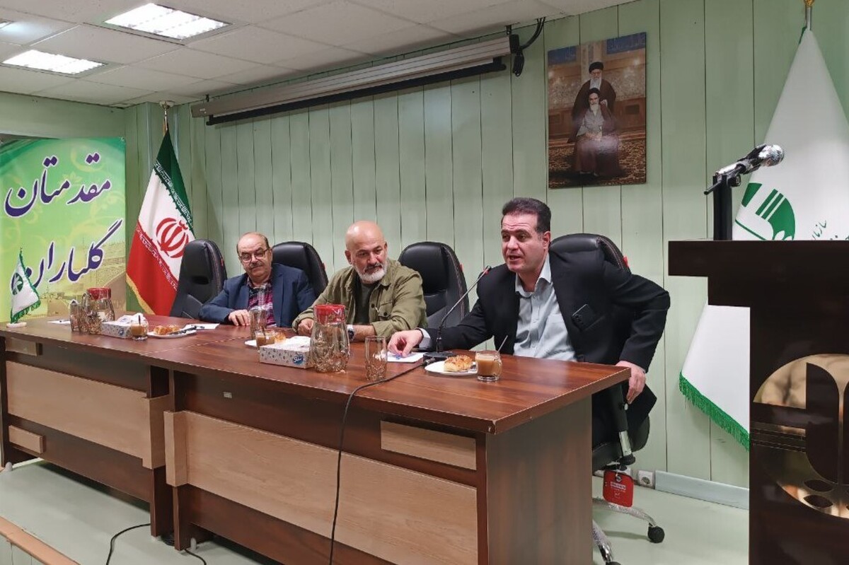 مدیرکل حفاظت از محیط‌زیست خراسان رضوی در دیدار با تشکل‌های مردم‌نهاد و دوست‌داران محیط‌زیست استان گفت: اگرچه موضوع خلع‌سلاح محیط‌بانان به پشتوانه مطالعاتی نیاز دارد، اما جامعه ما امروز به این نتیجه رسیده است که باید از این مرحله گذر کرد و میتوان از تجهیزات جدید استفاده کرد تا شکارچی و شکاربان هردو دست از خشونت بردارند.