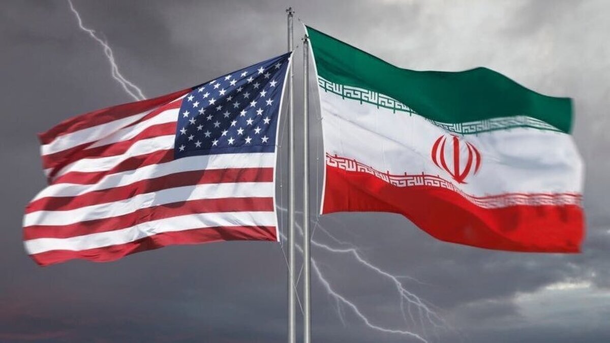 نماینده تهران در مجلس گفت: آقای جورج بوش در دو سال آخر ریاست جمهوری‌اش به طور مکرر در مصاحبه‌ها می‌گفت گزینه نظامی روی میز است، اما او آرزو به دل از کاخ سفید رفت و قادر به حمله به ایران نبود. اکنون نیز آمریکایی‌ها این معنا را در ذهن دارند، اما تاکنون موفق نشده‌اند و باید به دنبال دلایل آن بود؛ آنها آن‌قدر هزینه‌ها را برای خودشان سنگین ارزیابی می‌کنند که نمی‌تواند در محاسباتشان تصور حمله به ایران به راحتی جا بگیرد.