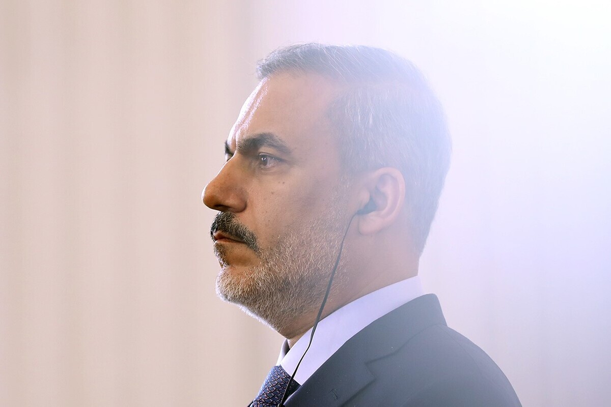 وزیر امور خارجه ترکیه درباره پیامدهای هرگونه ماجراجویی نظامی علیه ایران هشدار داد و گفت که چنین اقدامی منطقه را به سوی بی‌ثباتی سوق خواهد داد و آنکارا از مذاکره برای حل و فصل مسائل بین طرف های درگیر حمایت می کند.