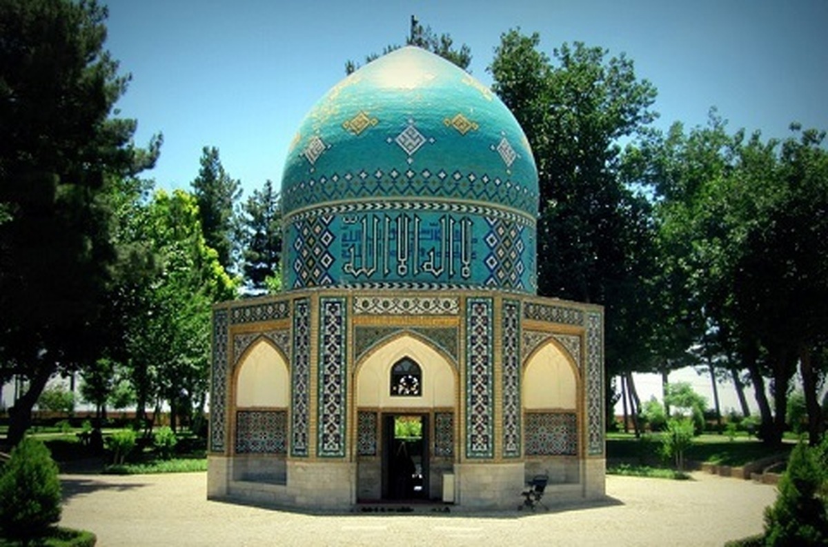 نوجوانان کانون پرورش فکری مشهد، روایت‌هایی نو از منطق‌الطیر عطار را در قالب داستان و تصویر، در برنامه «هفت شهر عشق» با همکاری مؤسسه آزاد علمی عطار ارائه کردند.