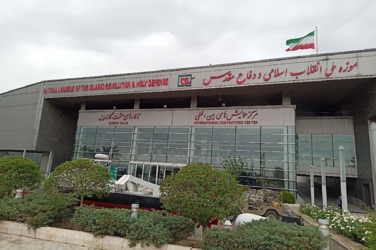 مدیرعامل موزه ملی انقلاب اسلامی و دفاع مقدس، سرپرستان معاونت‌های «فرهنگی و هنری»، «موزه‌داری»، «برنامه‌ریزی و توسعه سرمایه انسانی» این مجموعه را منصوب کرد.
