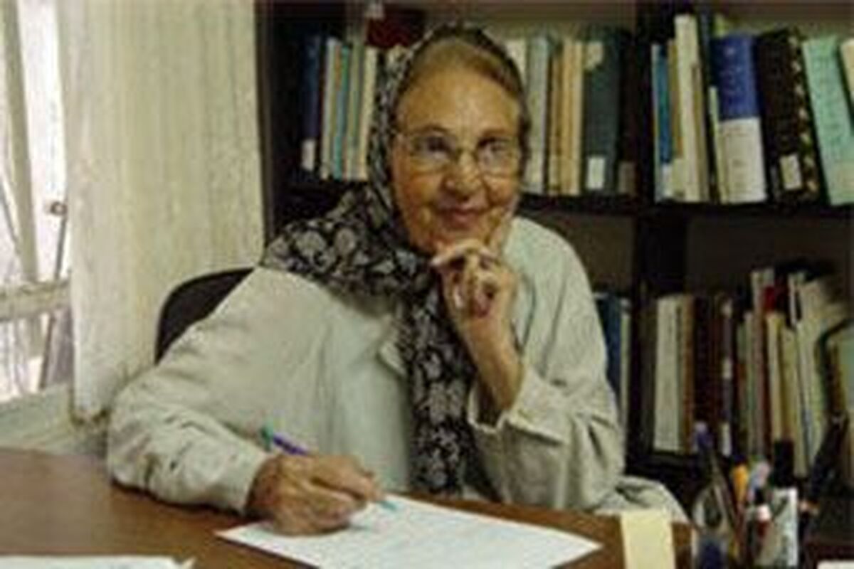 برگزاری مراسم بزرگداشت ثمینه باغچه‌بان در صد سالگی
