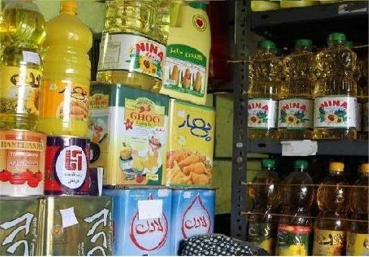 عضو کمیسیون مواد غذایی اتاق اصناف ایران گفت: دلیل کمبود روغن و شکر در فروشگاه‌های بزرگ افزایش ناگهانی تقاضا برای این اقلام با شارژ کالابرگ‌هاست بنابراین این مشکل موقت است و به زودی برطرف می‌شود.