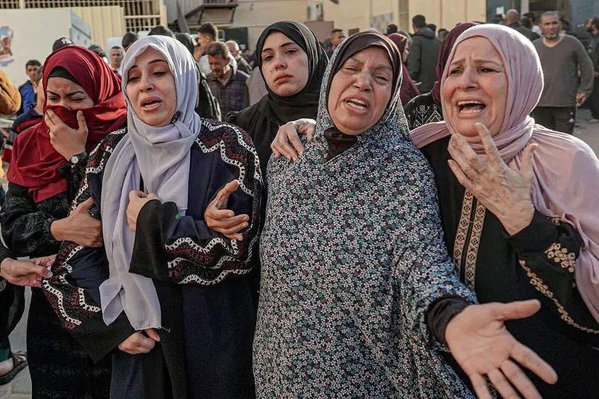 مسئول سازمان بسیج جامعه زنان کشور با اشاره به اینکه هر زن فلسطینی، یک روایتگرِ فریادِ غزه است، گفت: توانسته‌اند کیان خانواده را حفظ کنند و به‌عنوان مددکاران اجتماعی، پرستاران مجروحان، و حتی رسانه‌های زندهٔ مقاومت عمل کنند.